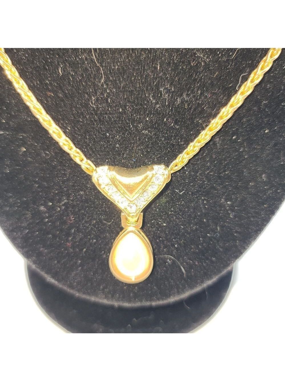 Vintage Monet Pendant drop Made W/11 Swarovski Crystals On Top the pendant